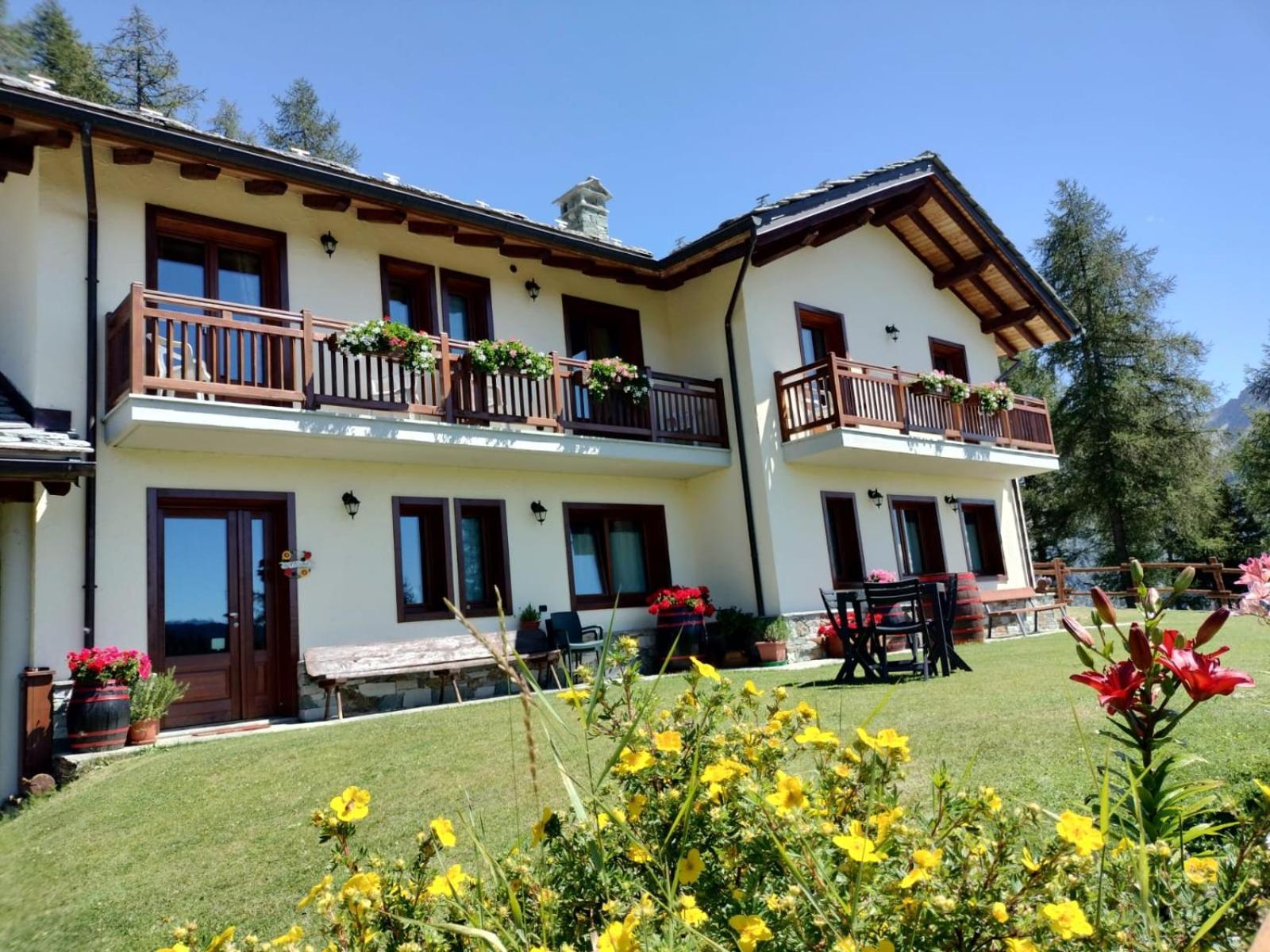 Le Coin Des Melezes - Nature & Trek - Camere In Baita Di Montagna Brusson Exterior foto