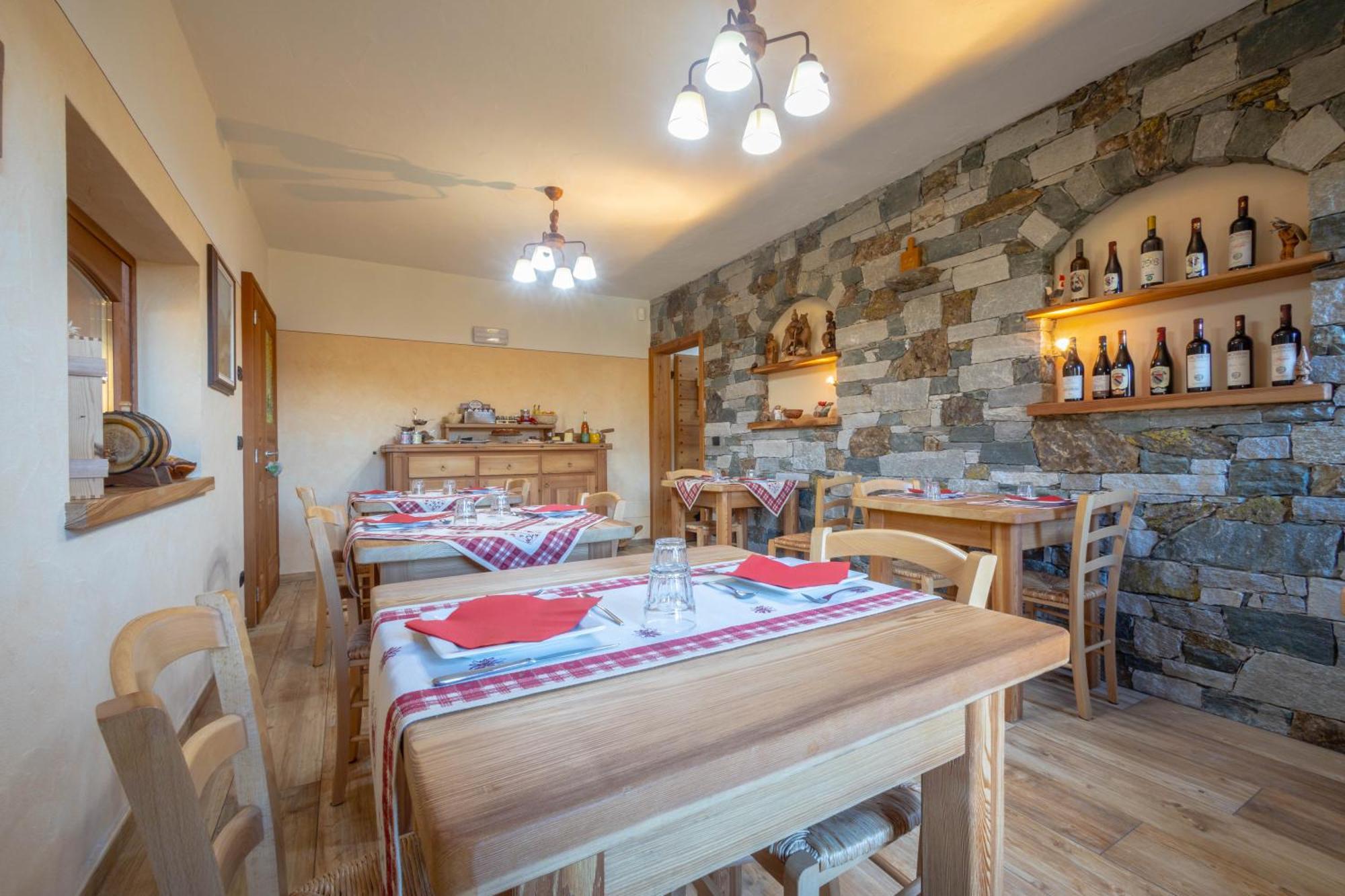Le Coin Des Melezes - Nature & Trek - Camere In Baita Di Montagna Brusson Exterior foto