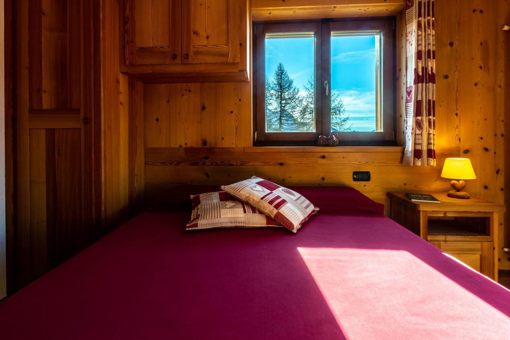 Le Coin Des Melezes - Nature & Trek - Camere In Baita Di Montagna Brusson Exterior foto
