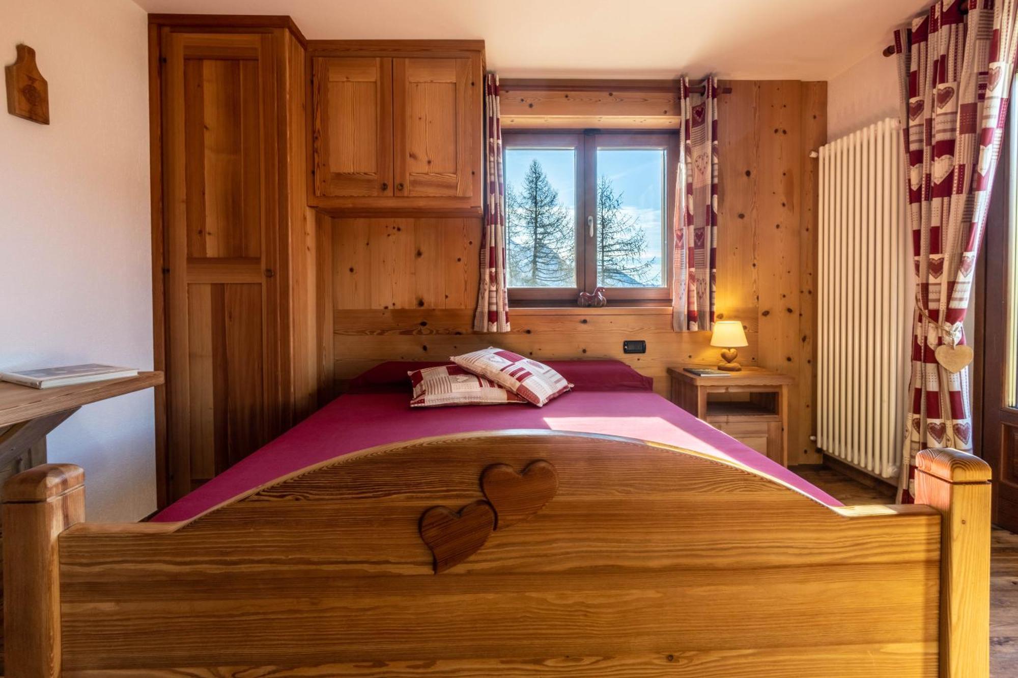 Le Coin Des Melezes - Nature & Trek - Camere In Baita Di Montagna Brusson Exterior foto