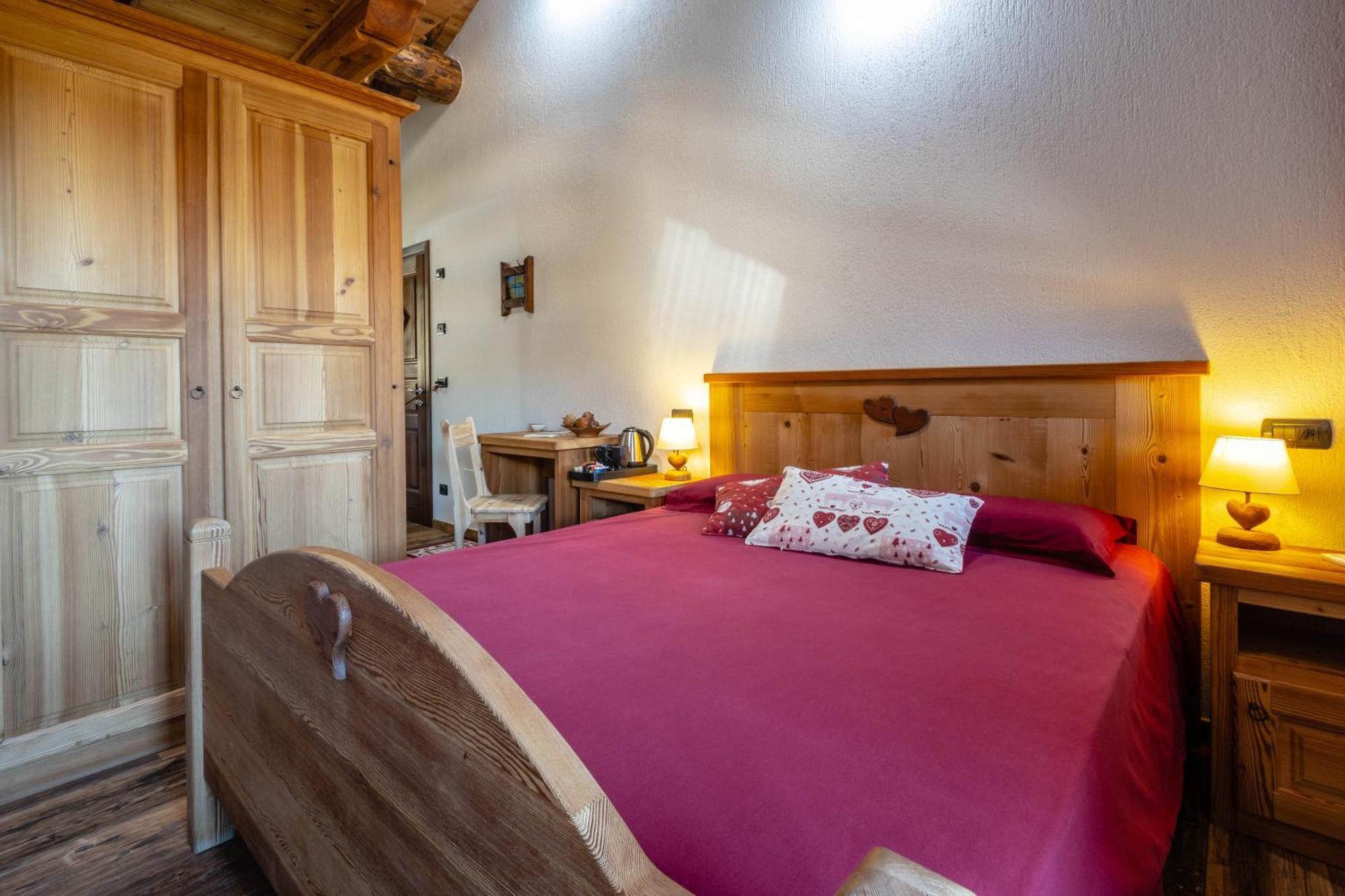 Le Coin Des Melezes - Nature & Trek - Camere In Baita Di Montagna Brusson Exterior foto