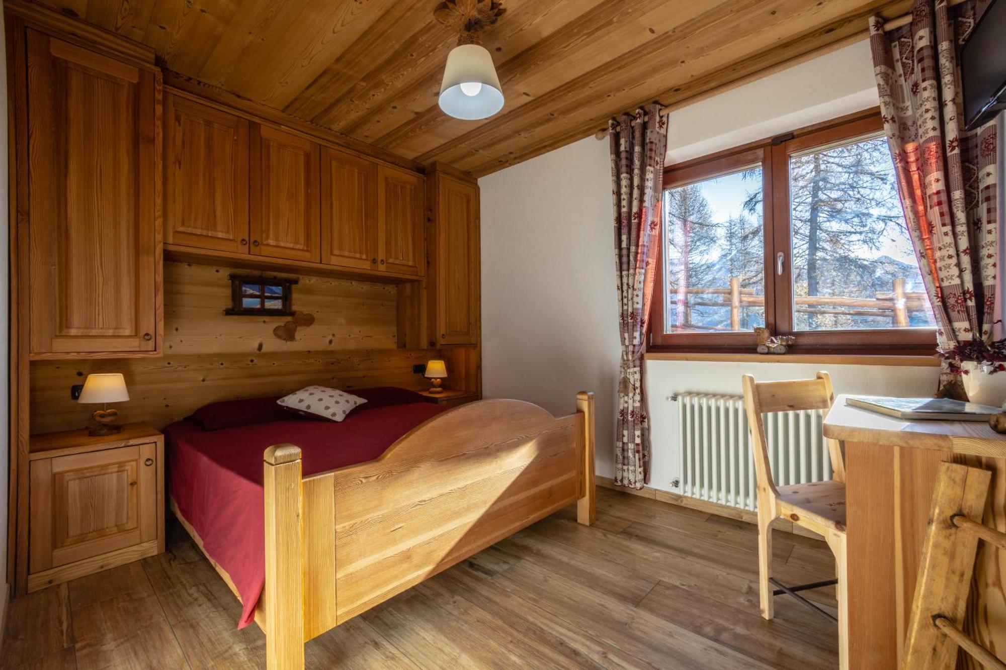 Le Coin Des Melezes - Nature & Trek - Camere In Baita Di Montagna Brusson Exterior foto