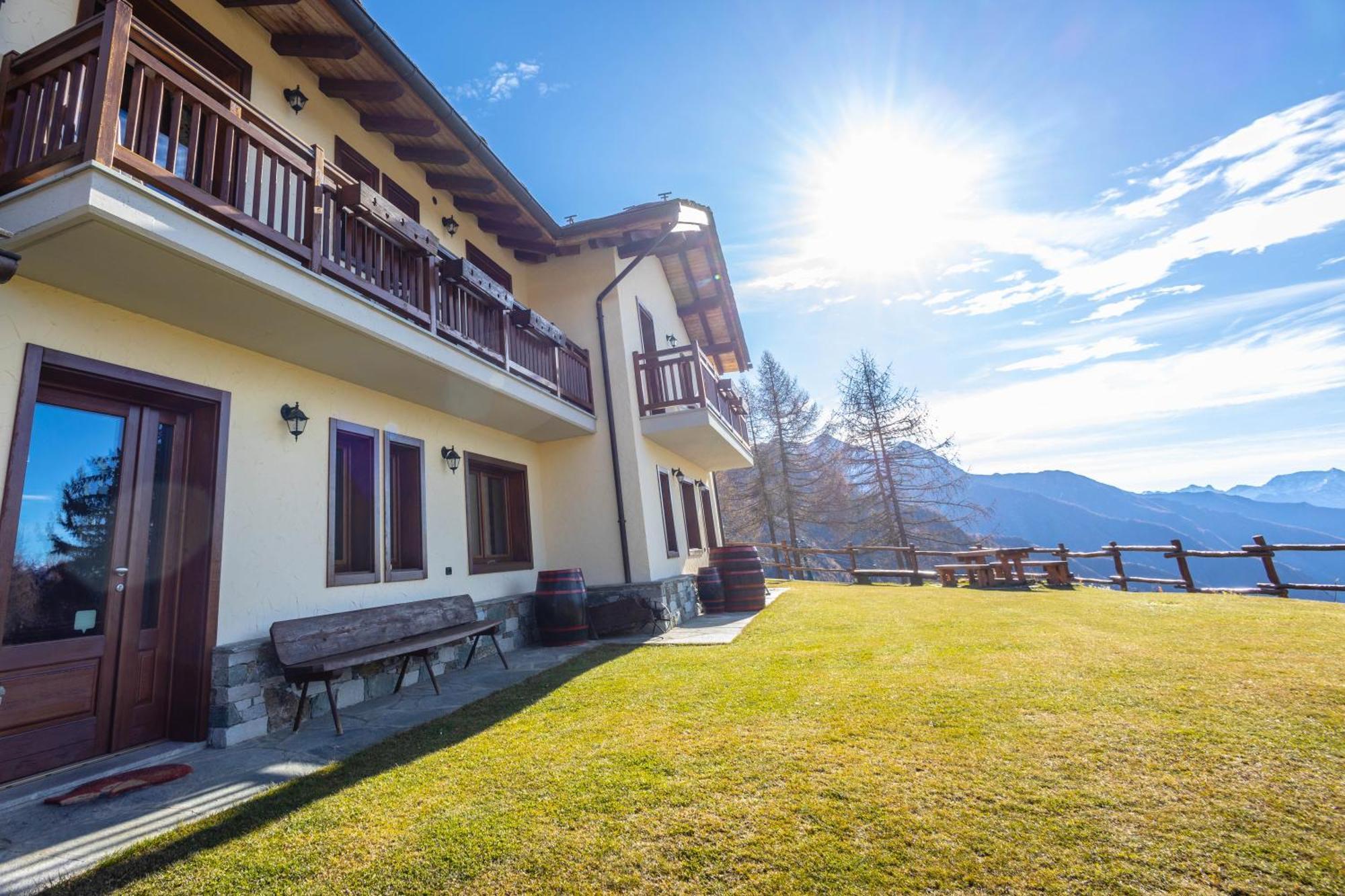 Le Coin Des Melezes - Nature & Trek - Camere In Baita Di Montagna Brusson Exterior foto