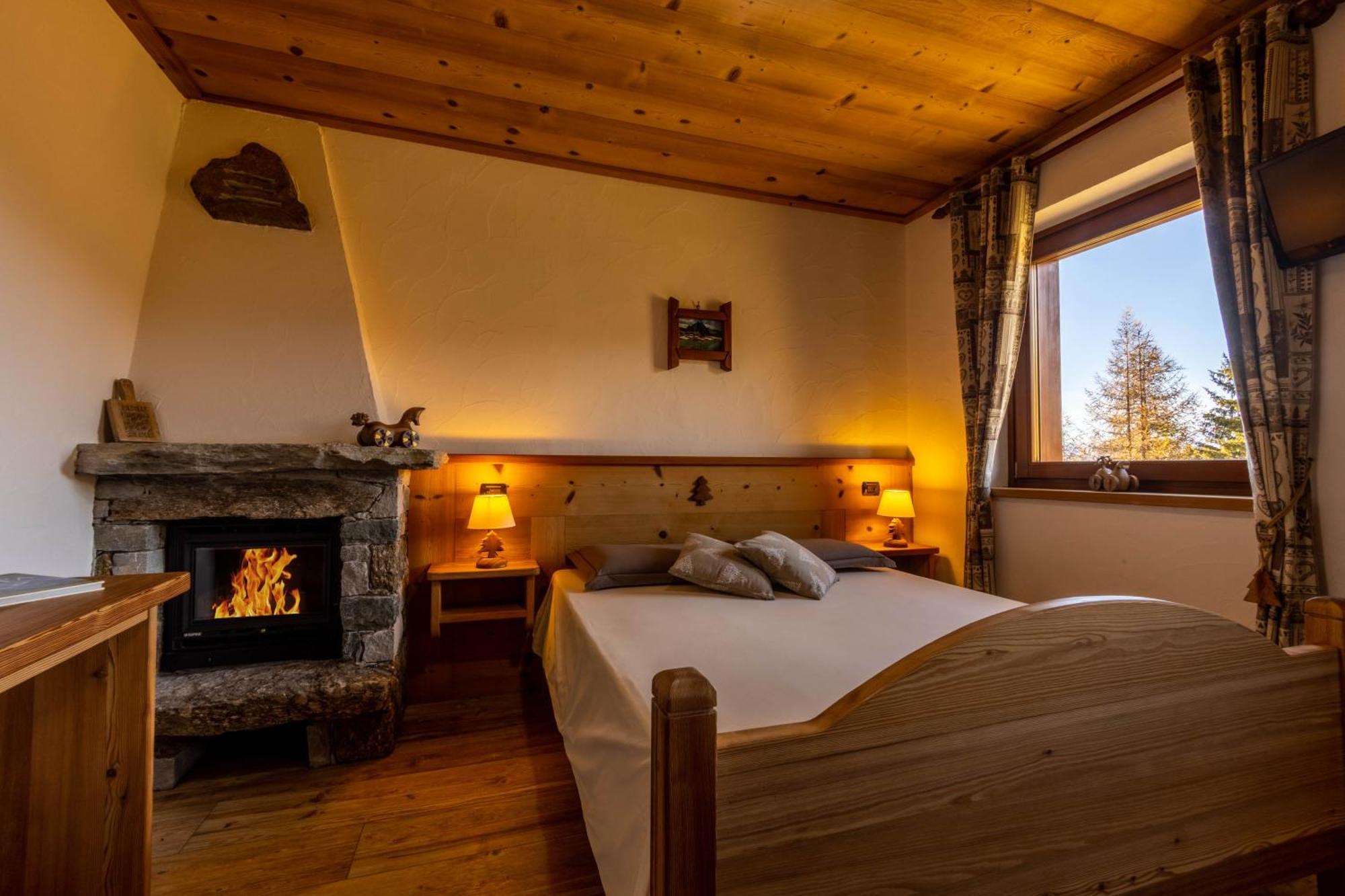 Le Coin Des Melezes - Nature & Trek - Camere In Baita Di Montagna Brusson Exterior foto