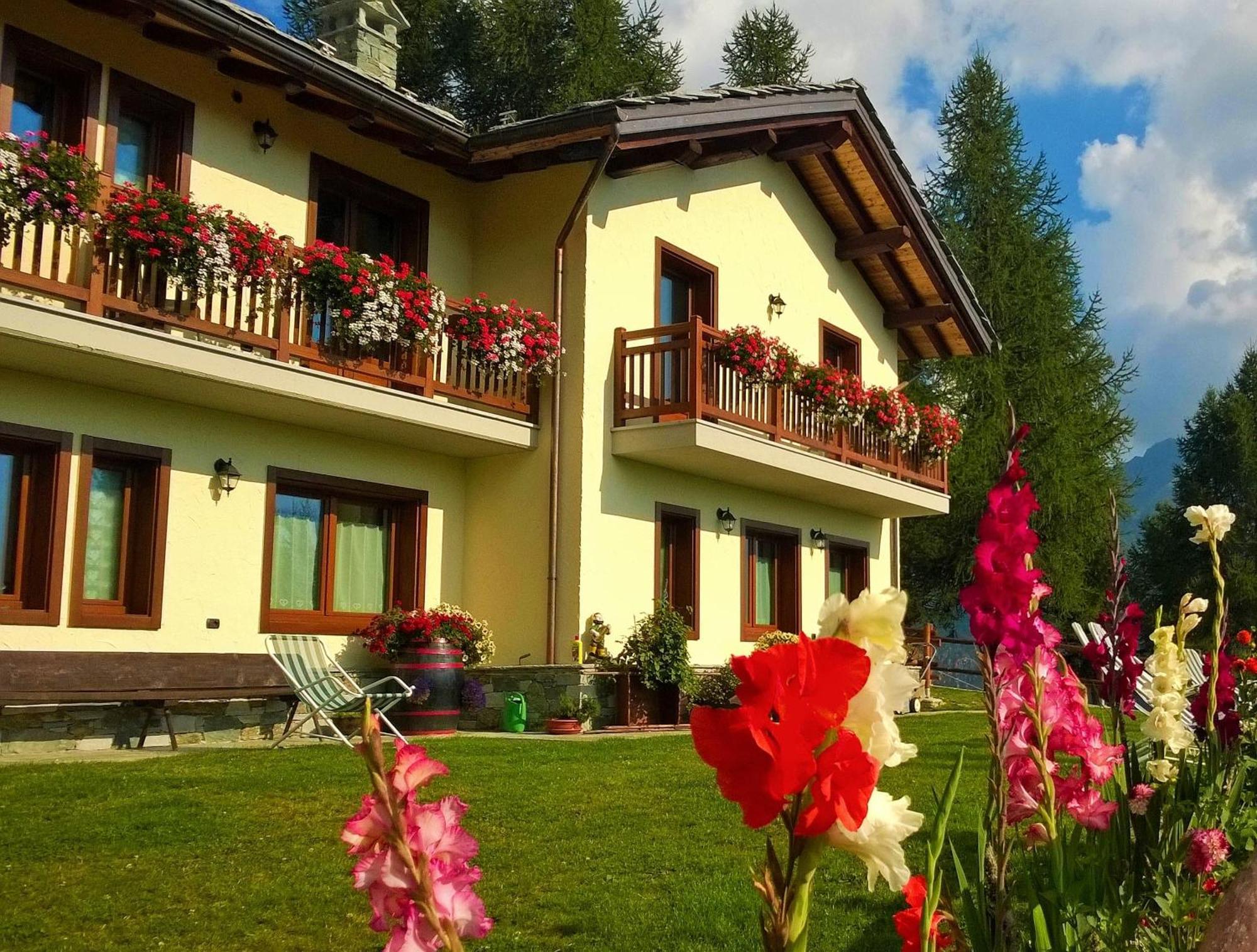 Le Coin Des Melezes - Nature & Trek - Camere In Baita Di Montagna Brusson Exterior foto